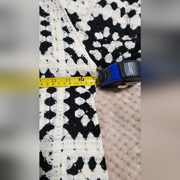 Soft Black/Cream Geometric Cardigan Sweater - Picture 5 of 7